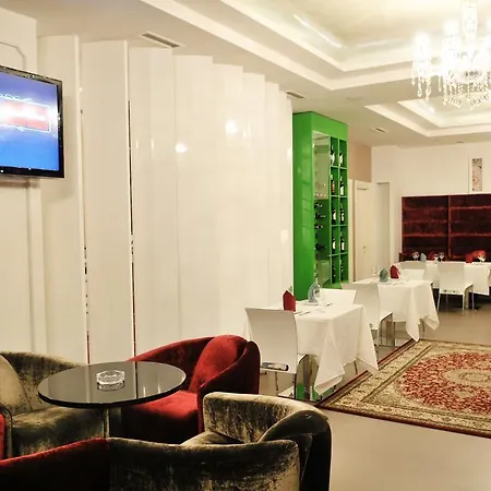 Golden Boutique מלון טיראנה