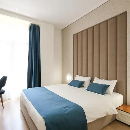 Golden , Hotel Tirana