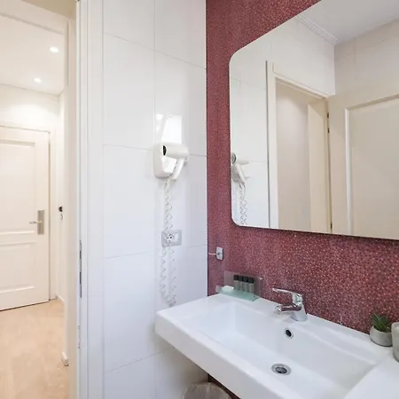 Hotell Golden , 3*