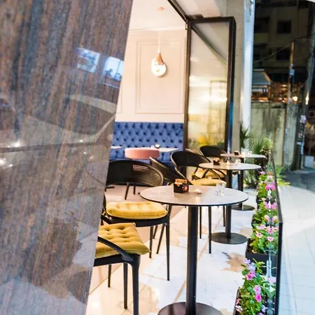 Hotel Golden , Tirana