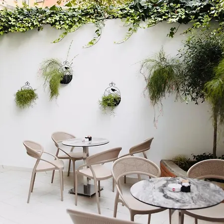 Hotel Golden , Tirana