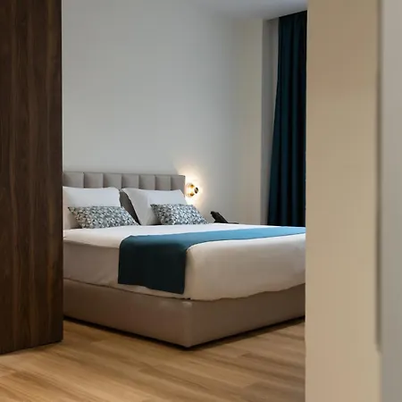 Golden Boutique Hotel