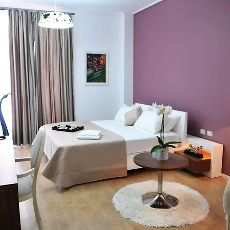 Golden , Hotel Tirana