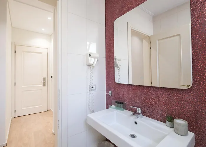 Hotel Golden City Boutique Hotel , Tirana 3*